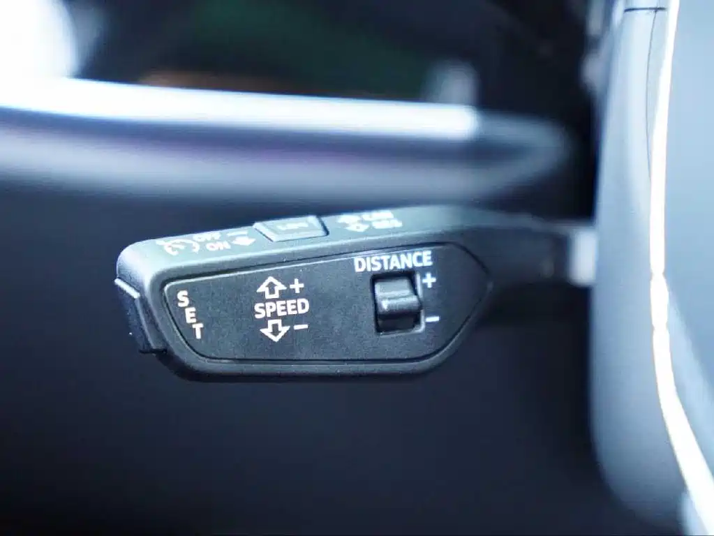 Audi A8 2024 A8L 55 TFSI quattro flagship model купить на сайте DeffCars