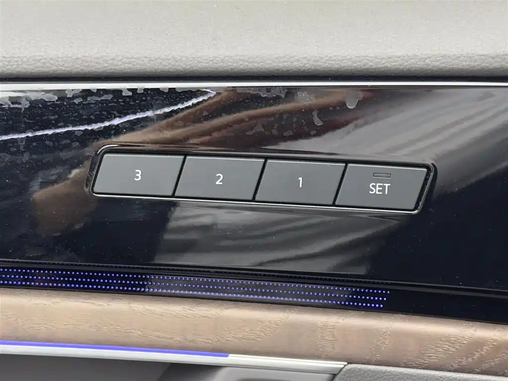 Touareg 2023 3.0TSI Ruixiang Edition Classic Sports Package купить на сайте DeffCars