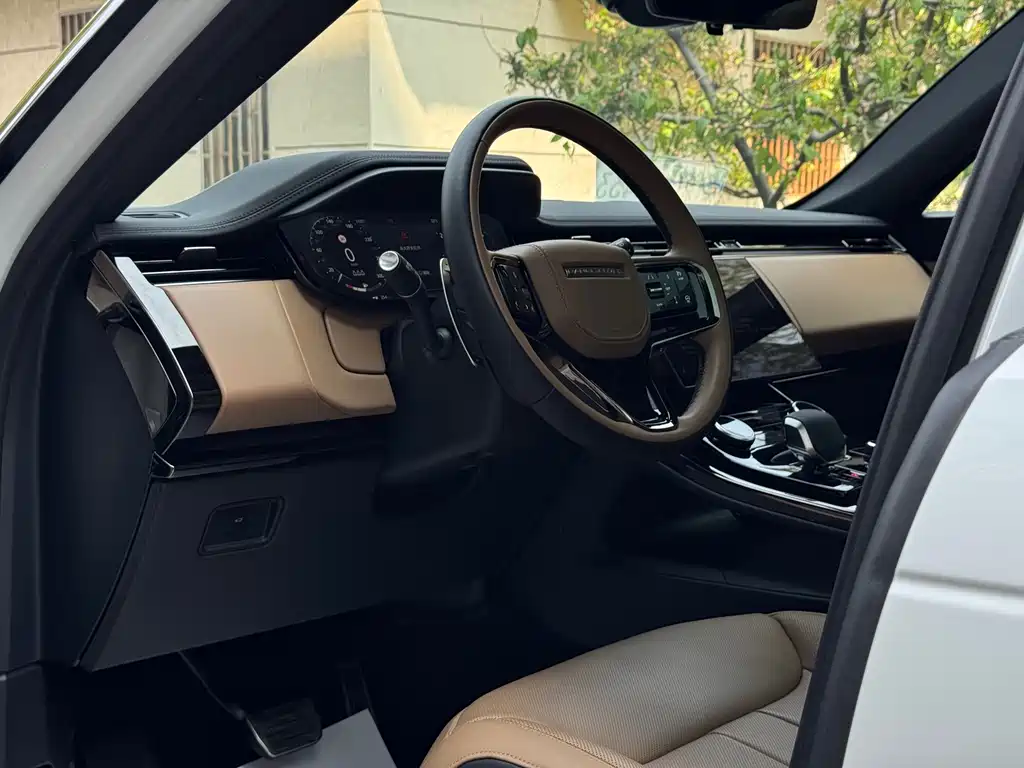 Range Rover Sport 2023 400PS Dynamic SE купить на сайте DeffCars