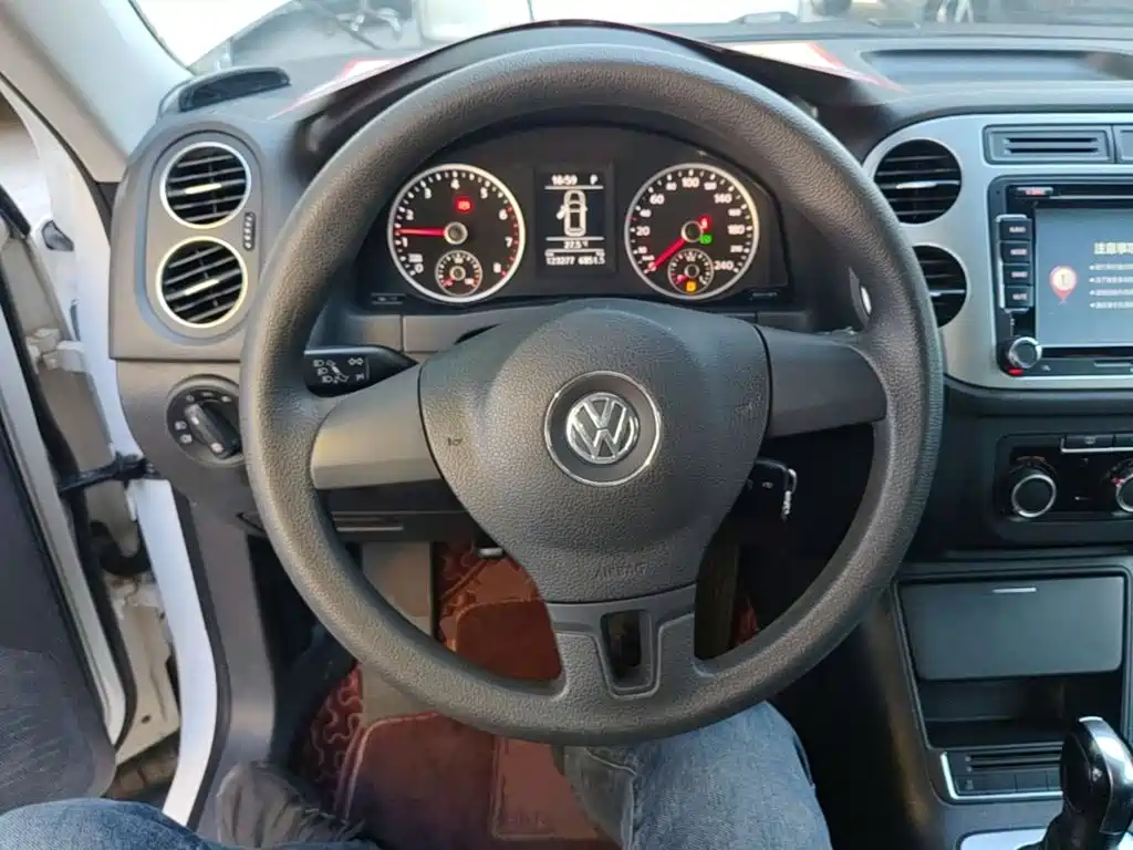 Tiguan 2015 1.8TSI automatic two-wheel drive fashion version купить на сайте DeffCars