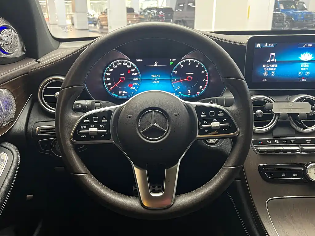 Mercedes GLC 2021 260 L 4MATIC luxury model купить на сайте DeffCars