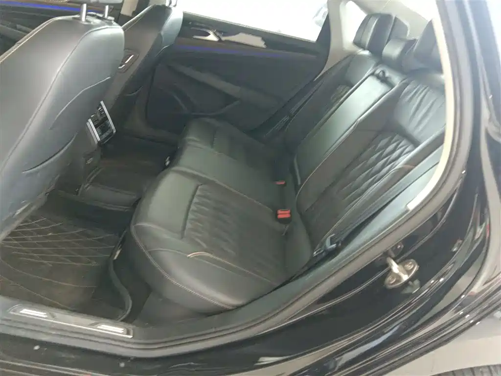 Passat 2019 330TSI Deluxe Edition National VI купить на сайте DeffCars