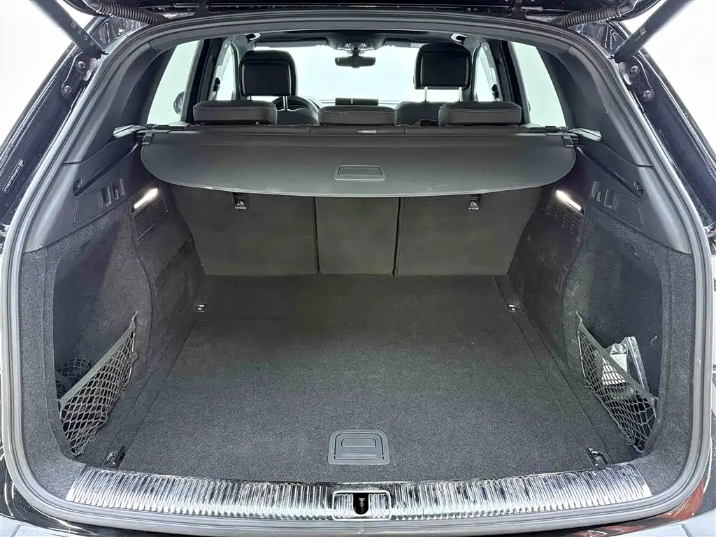 Audi Q5L 2024 40 TFSI luxury and dynamic model купить на сайте DeffCars