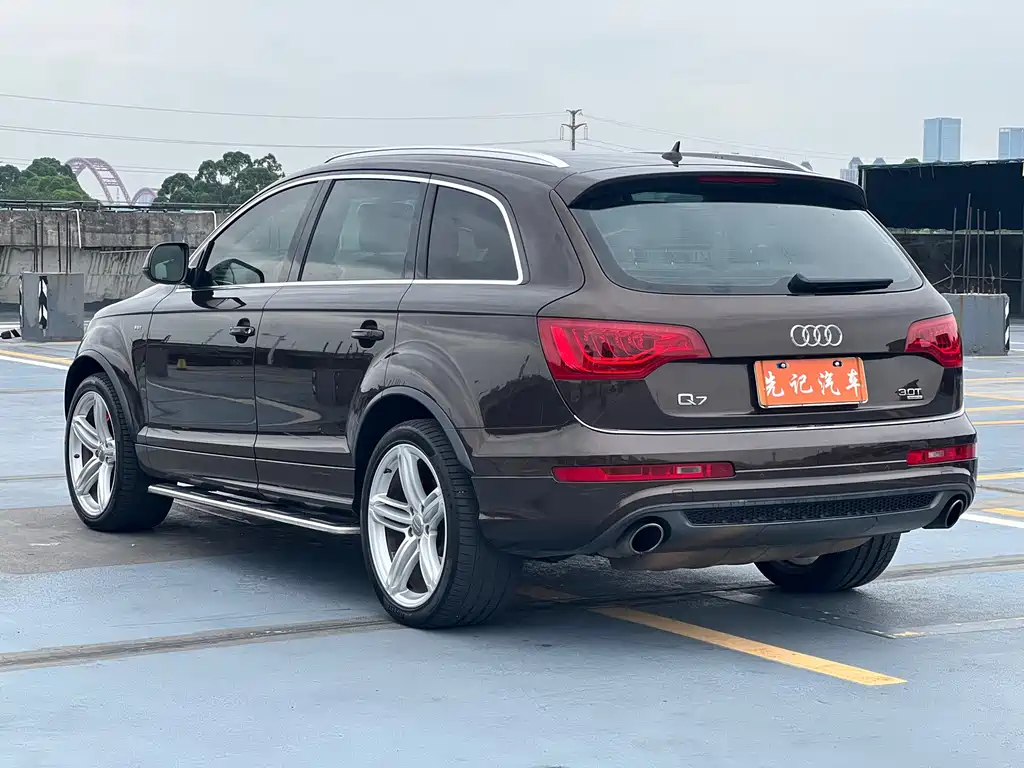 Audi Q7 2011 3.0 TFSI exclusive 245kW купить на сайте DeffCars