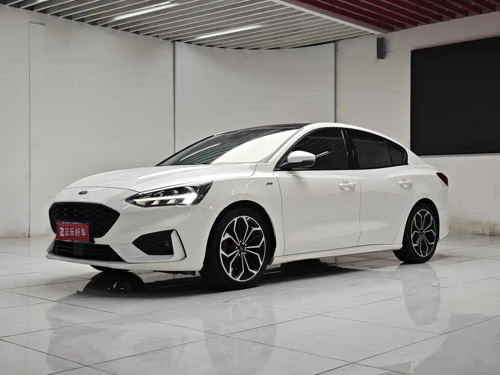 Focus 2021 Sedan EcoBoost 180 Automatic ST Line купить на сайте DeffCars