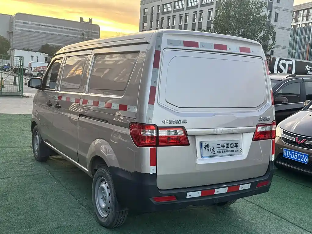 Hiace X30 2023 1.5L business van 2/5 seats air-conditioned version SWC15M купить на сайте DeffCars