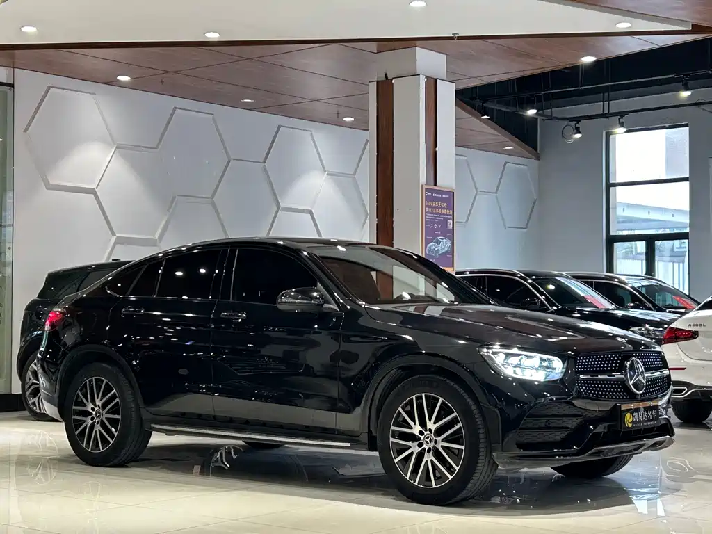Mercedes-Benz GLC Coupe 2023 GLC 260 4MATIC Coupe SUV купить на сайте DeffCars