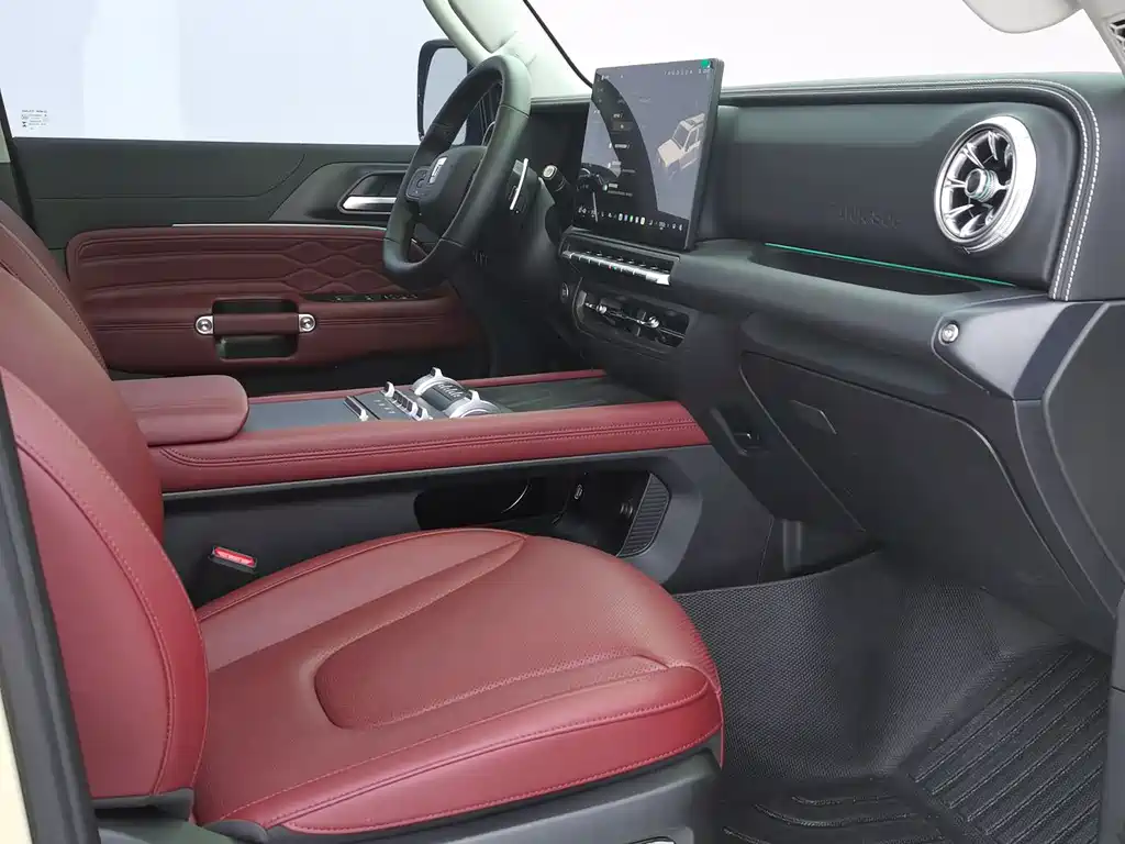 Tank 300 2025 2.4T diesel version купить на сайте DeffCars