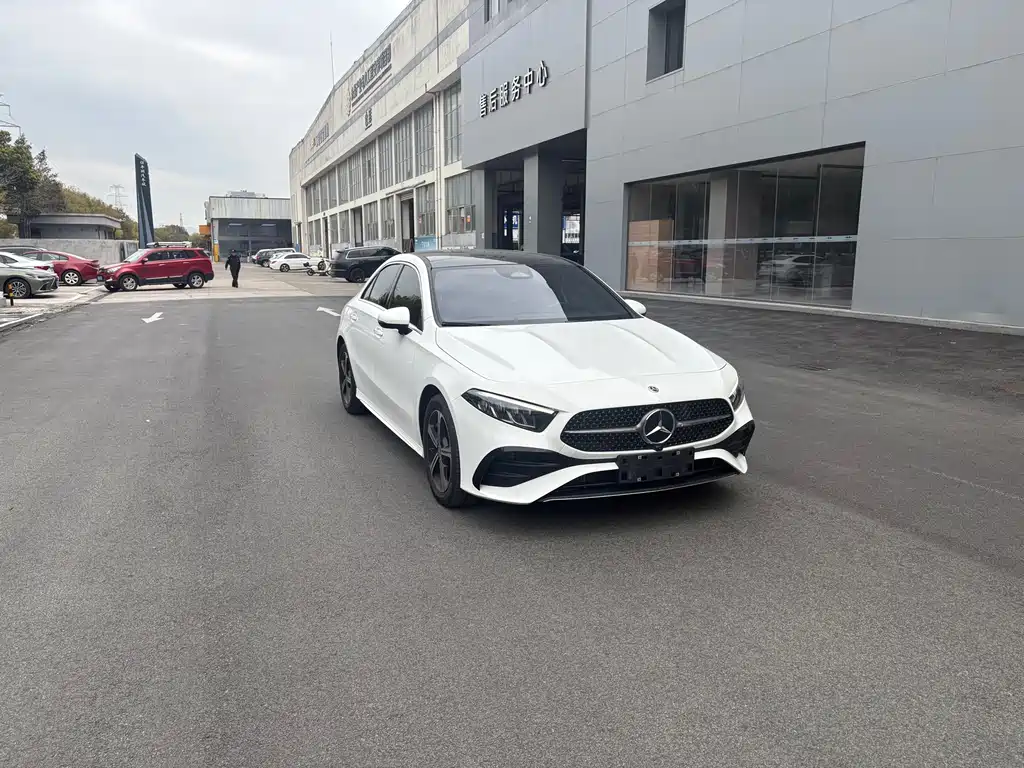 Mercedes-Benz A-Class 2024 A 200 L Dynamic купить на сайте DeffCars
