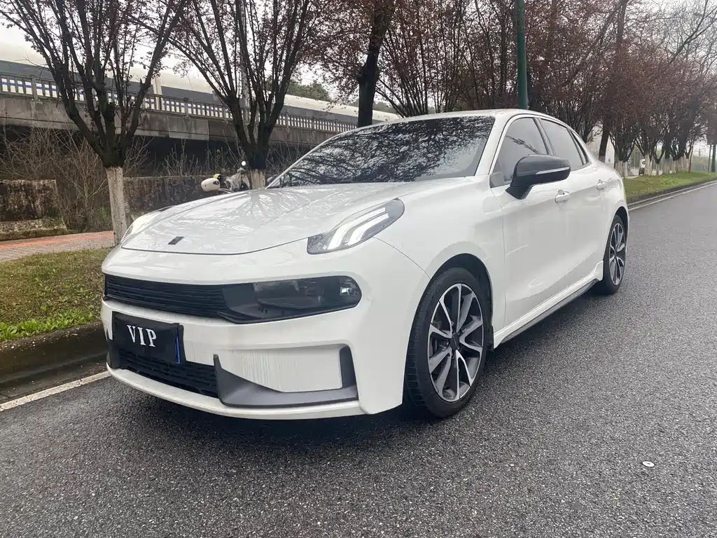 Lynk & Co 03 2019 1.5TD DCT Powerful Edition National VI купить на сайте DeffCars