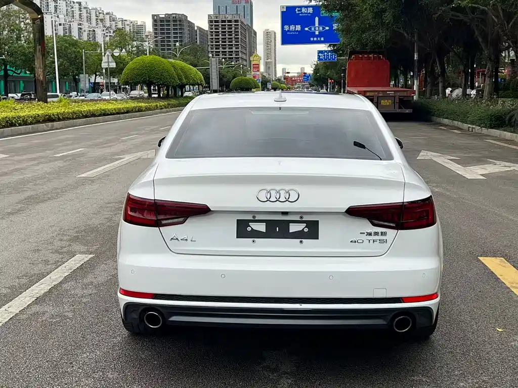 Audi A4L 2018 30th Anniversary Model 40 TFSI Fashion Model купить на сайте DeffCars