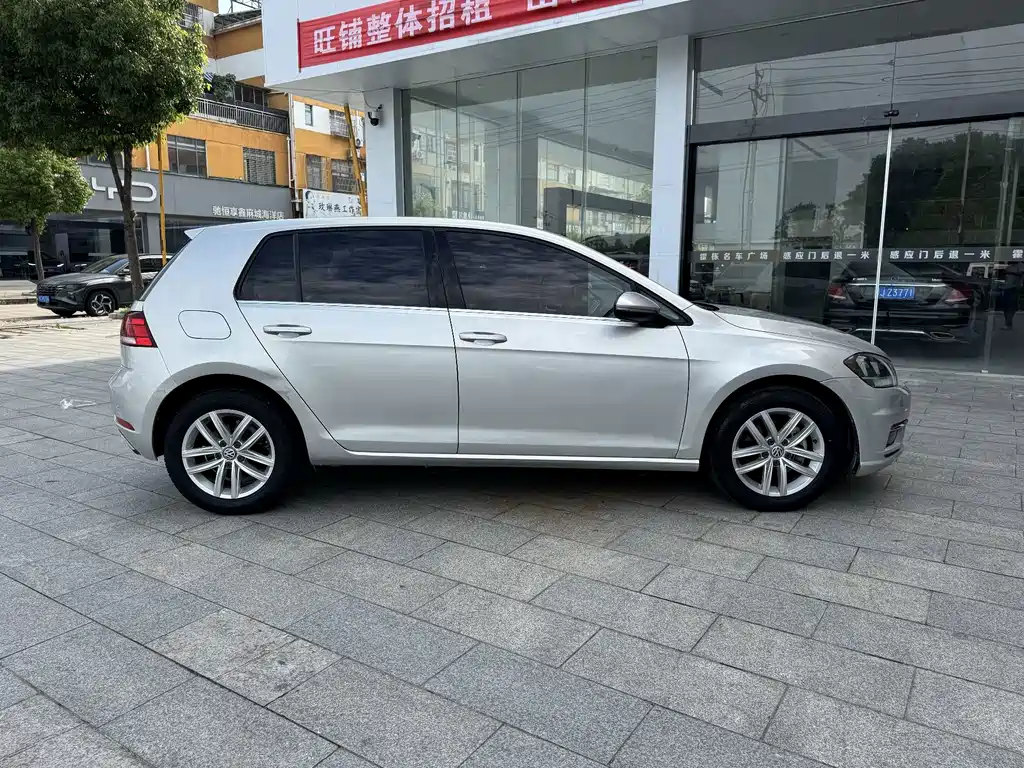 Golf 2018 1.6L automatic comfort model купить на сайте DeffCars