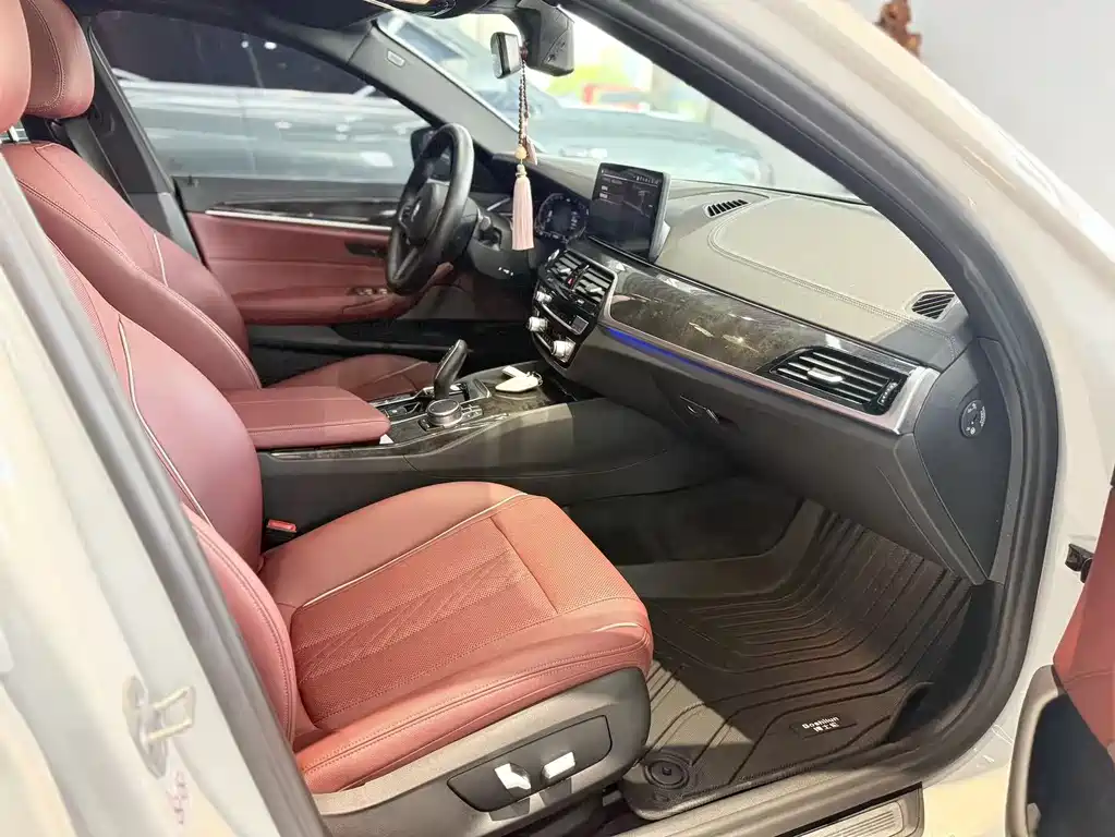 BMW 5 Series 2021 525Li M Sports Package купить на сайте DeffCars