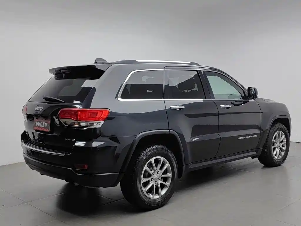 Grand Cherokee Imported 2015 3.0TD Diesel Comfort Navigation Edition купить на сайте DeffCars