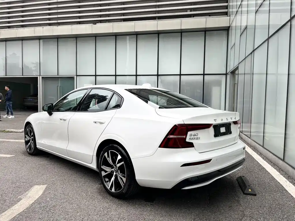 Volvo S60 2024 B5 Zhiya Sports Edition купить на сайте DeffCars