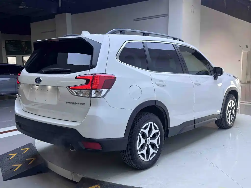 Forester 2022 2.0i AWD Deluxe Edition EyeSight купить на сайте DeffCars