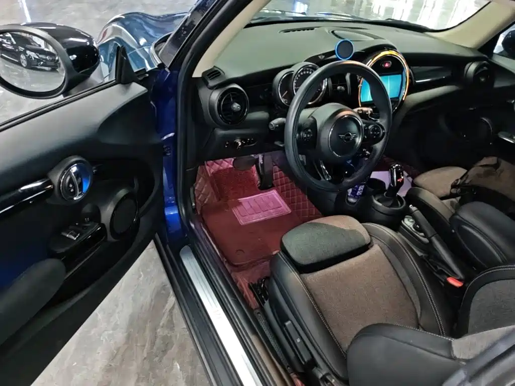 MINI 2019 1.5T COOPER Classic купить на сайте DeffCars