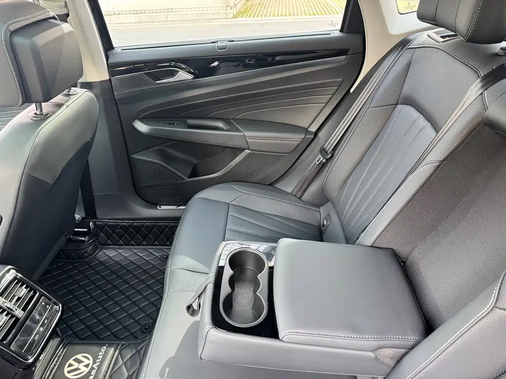Passat 2025 Outstanding Model 380TSI Longyao Edition купить на сайте DeffCars