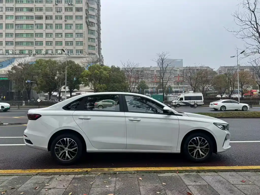 Emgrand 2025 4th Generation 1.5L CVT Dragon Edition купить на сайте DeffCars
