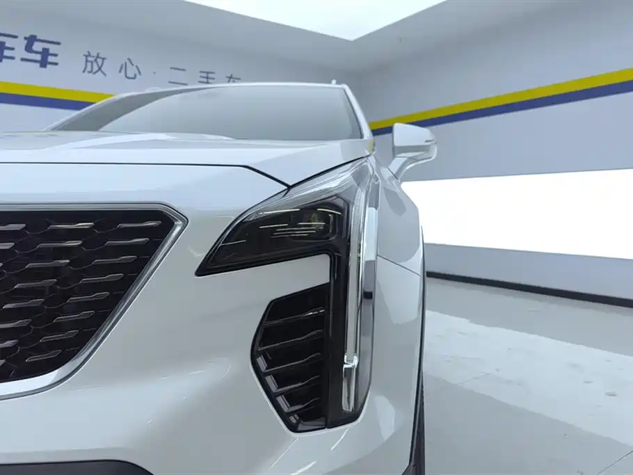 Cadillac XT4 2023 28T two-wheel drive luxury model купить на сайте DeffCars