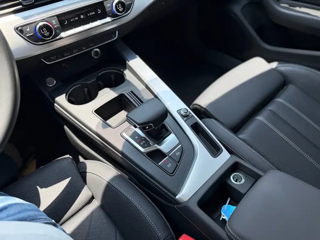Audi A4L 2020 40 TFSI luxury and dynamic model купить на сайте DeffCars