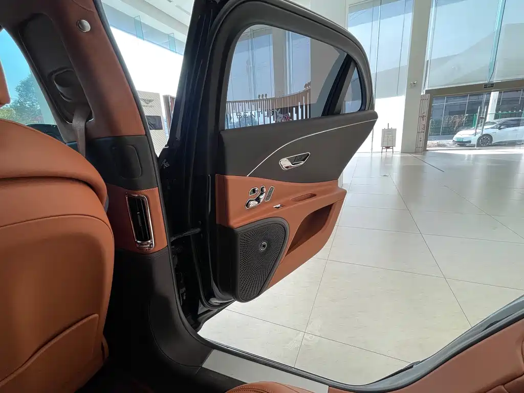 Flying Spur 2024 4.0T V8 Standard Edition купить на сайте DeffCars
