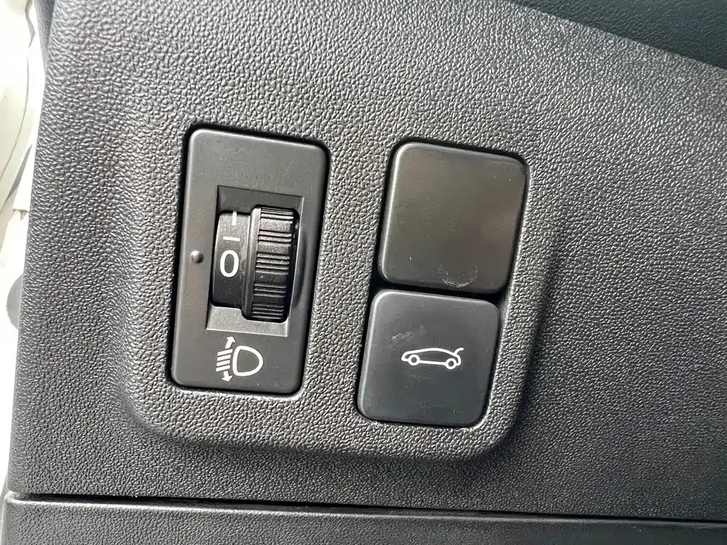 Peugeot 301 2016 1.6L automatic comfort version купить на сайте DeffCars
