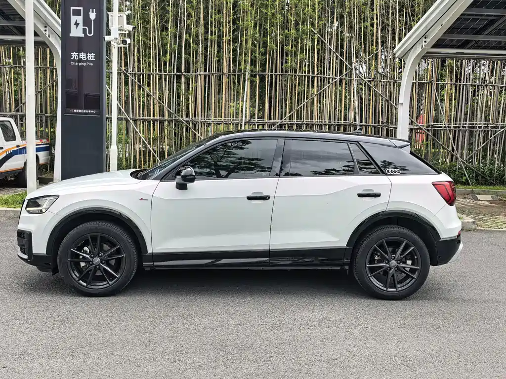 Audi Q2L 2021 35 TFSI fashionable and dynamic купить на сайте DeffCars