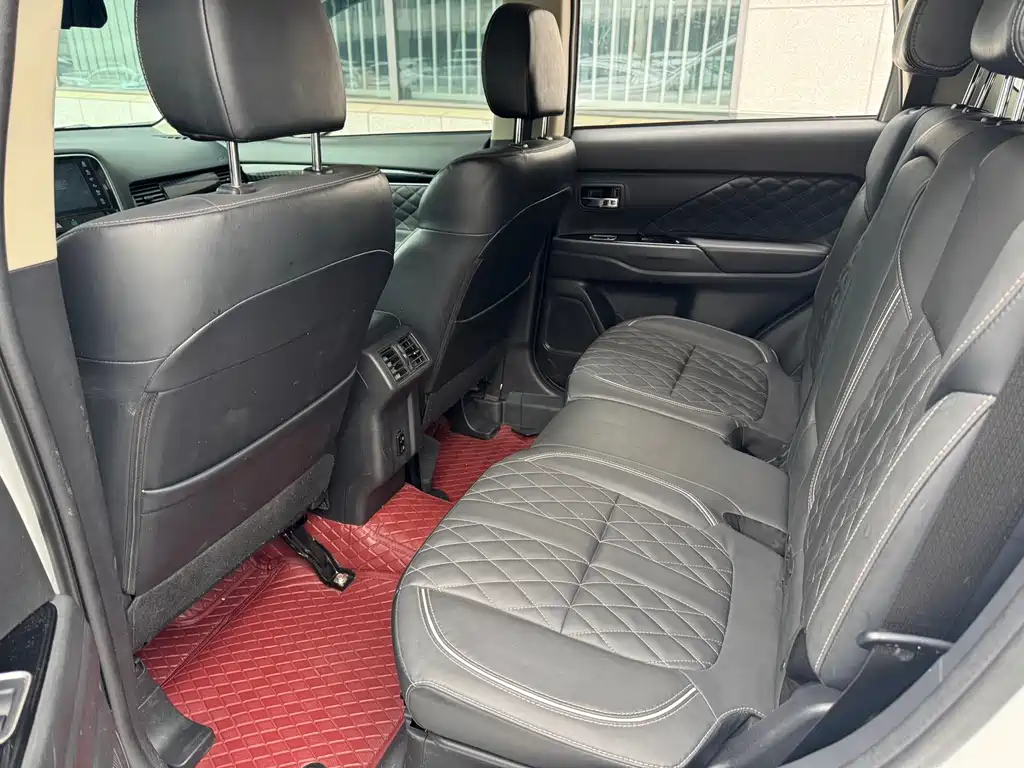 Outlander 2021 2.0L 2WD Enjoy Edition 7 seats купить на сайте DeffCars