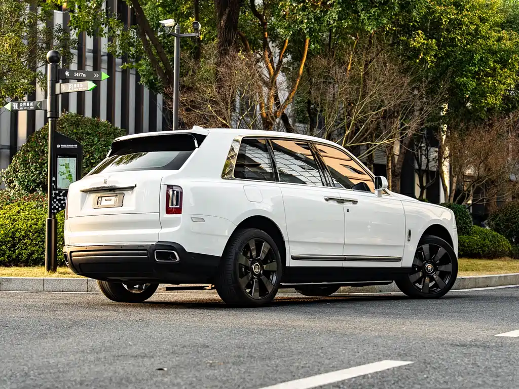 Cullinan 2018 five-seater version купить на сайте DeffCars