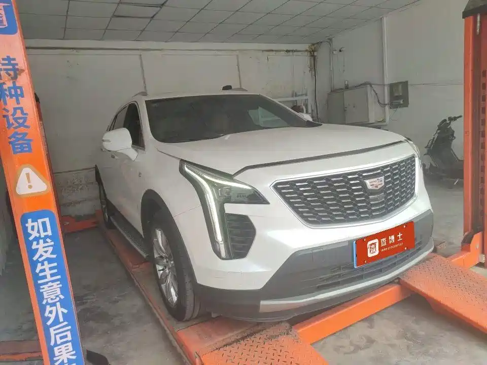 Cadillac XT4 2023 28T two-wheel drive premium model купить на сайте DeffCars