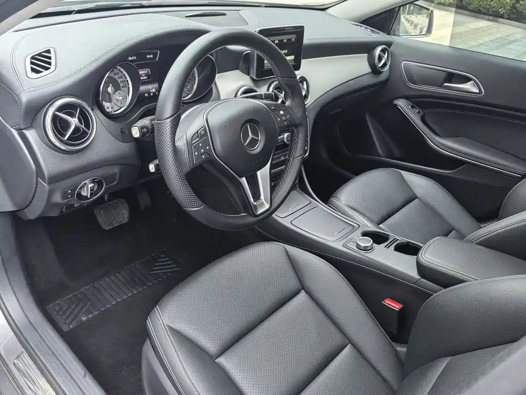 Mercedes-Benz GLA 2015 GLA 220 4MATIC Fashion Model купить на сайте DeffCars