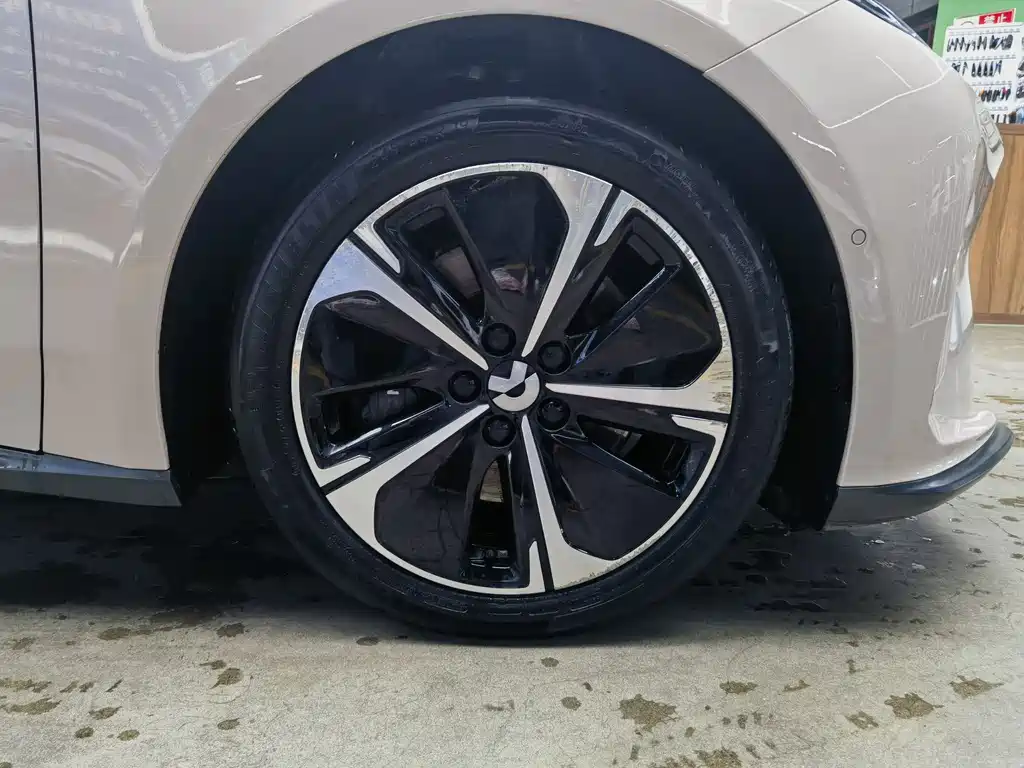 NIO ET5T 2024 model 75kWh Touring купить на сайте DeffCars