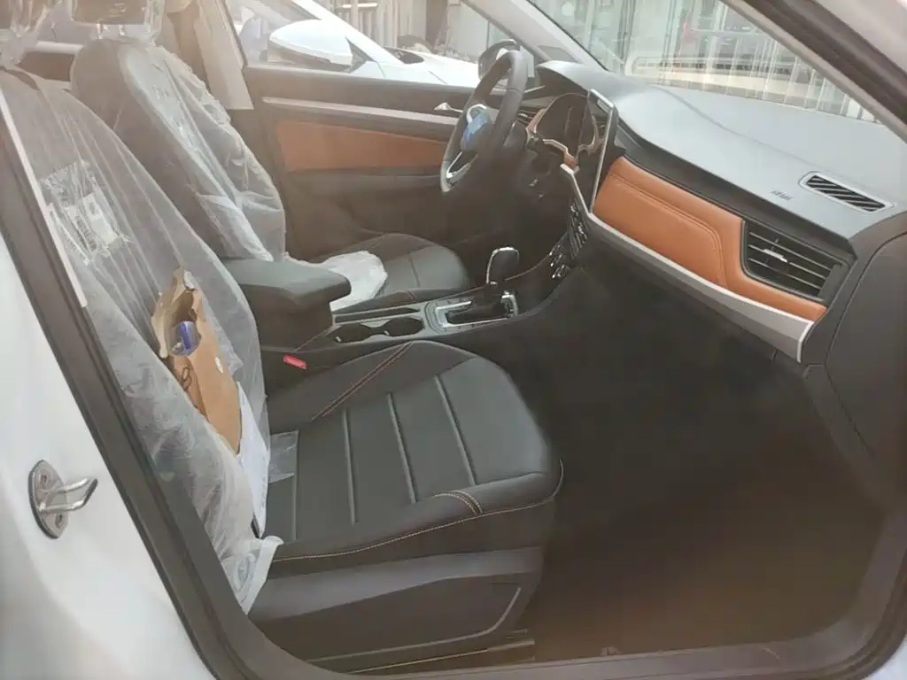 Bora 2025 model 200TSI DSG Yuexing PRO version купить на сайте DeffCars