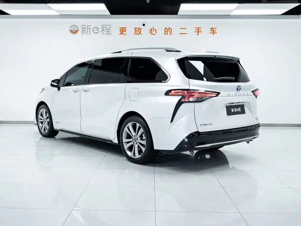 SIENNA 2023 2.5L Hybrid Premium Edition купить на сайте DeffCars