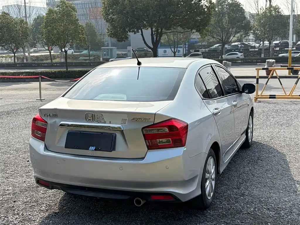 Fengfan Classic 2014 Fashion 1.5L Manual Elite Edition купить на сайте DeffCars