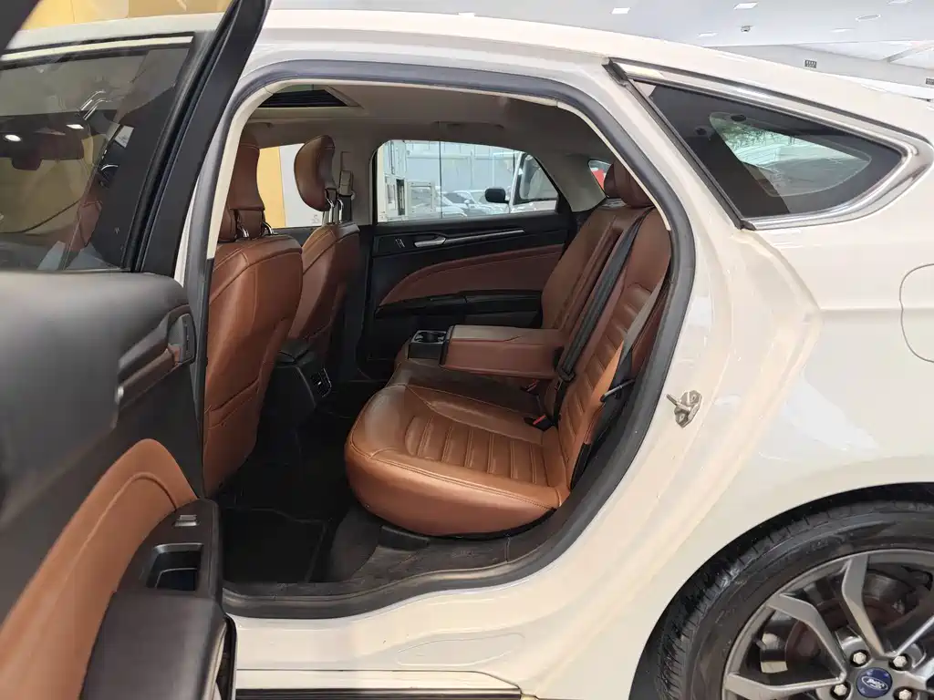 Mondeo 2018 EcoBoost 180 Cognac Special Edition купить на сайте DeffCars