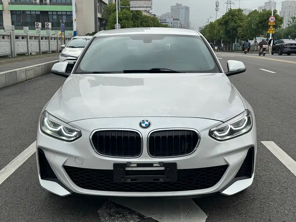 BMW 1 Series 2021 120i M Sports Edition купить на сайте DeffCars