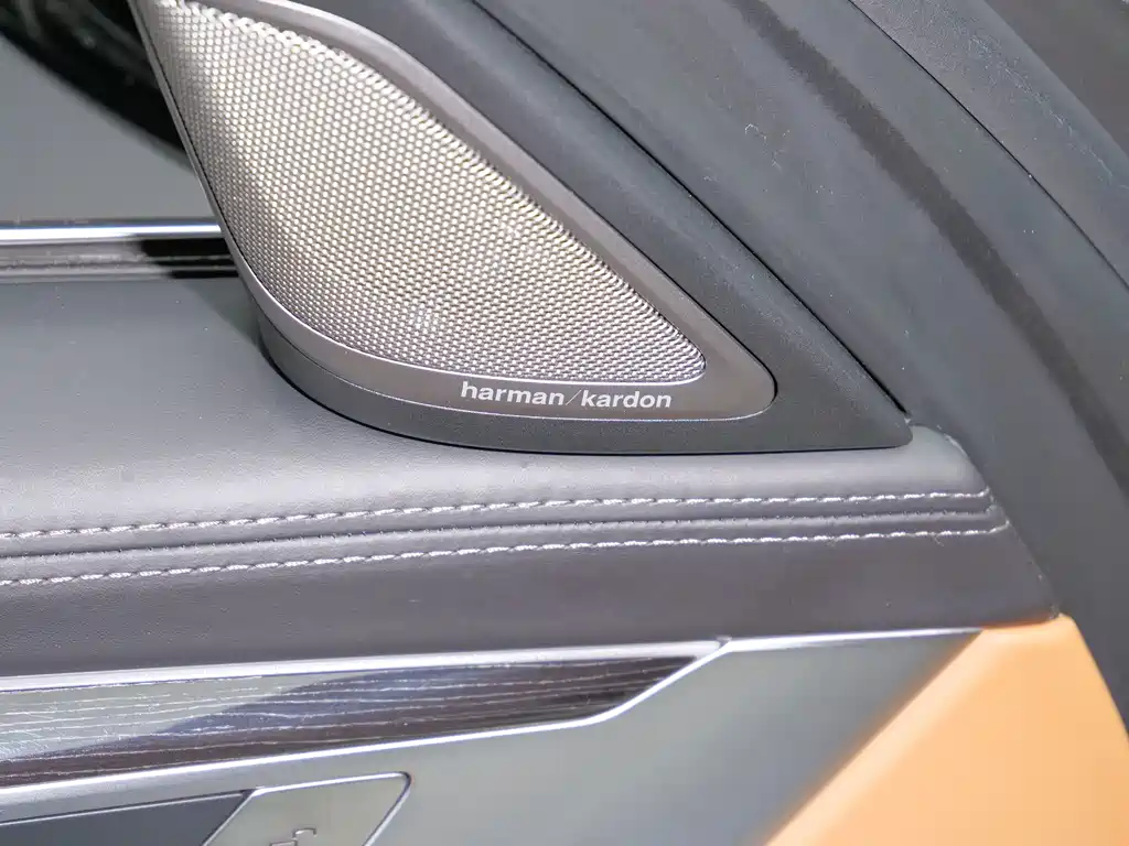 BMW 7 Series 2018 730Li Exclusive M Sports Package купить на сайте DeffCars