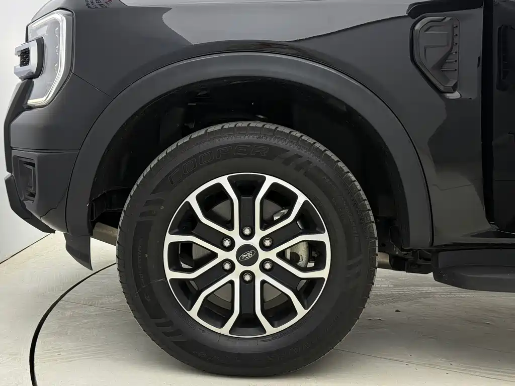 Ranger 2023 Explorer 4WD automatic version gasoline купить на сайте DeffCars
