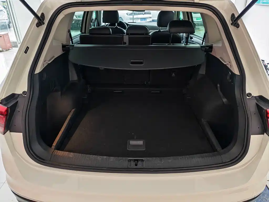 Tiguan L 2018 330TSI automatic two-wheel drive luxury version купить на сайте DeffCars