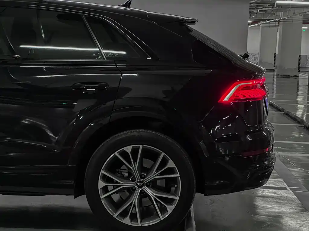 Audi Q8 2021 55 TFSI luxury and dynamic model купить на сайте DeffCars