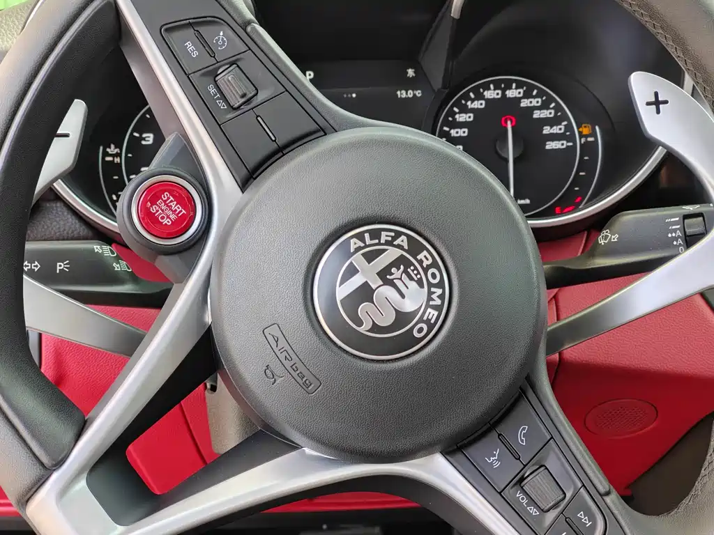 Giulia Juliet 2019 2.0T 280HP Black Package Black Label Limited Edition купить на сайте DeffCars