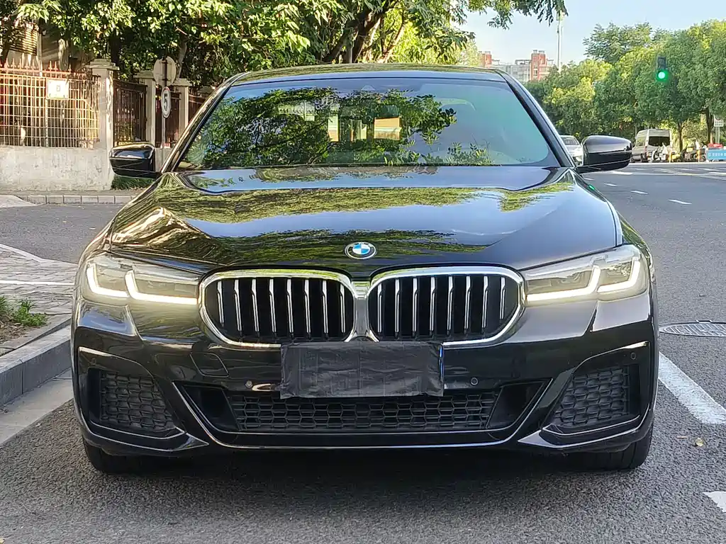BMW 5 Series 2022 facelift 2 530Li leading M sports package купить на сайте DeffCars