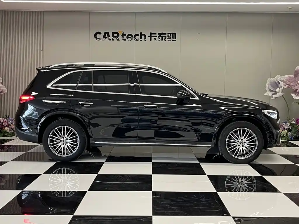 Mercedes GLC 2023 Modified 300L 4MATIC Dynamic 5 Seater купить на сайте DeffCars