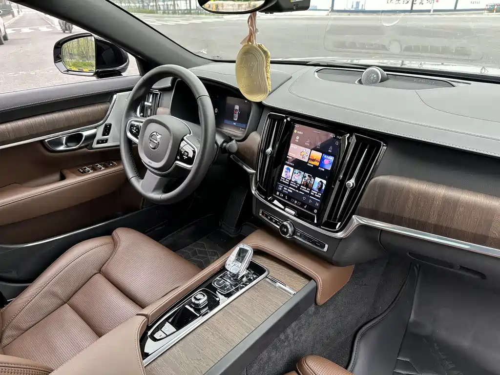 Volvo S90 2025 B5 Zhiya Luxury Edition купить на сайте DeffCars