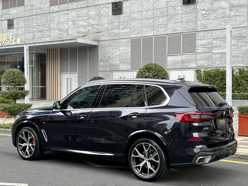 BMW X5 2022 facelift xDrive 40Li M sports package купить на сайте DeffCars