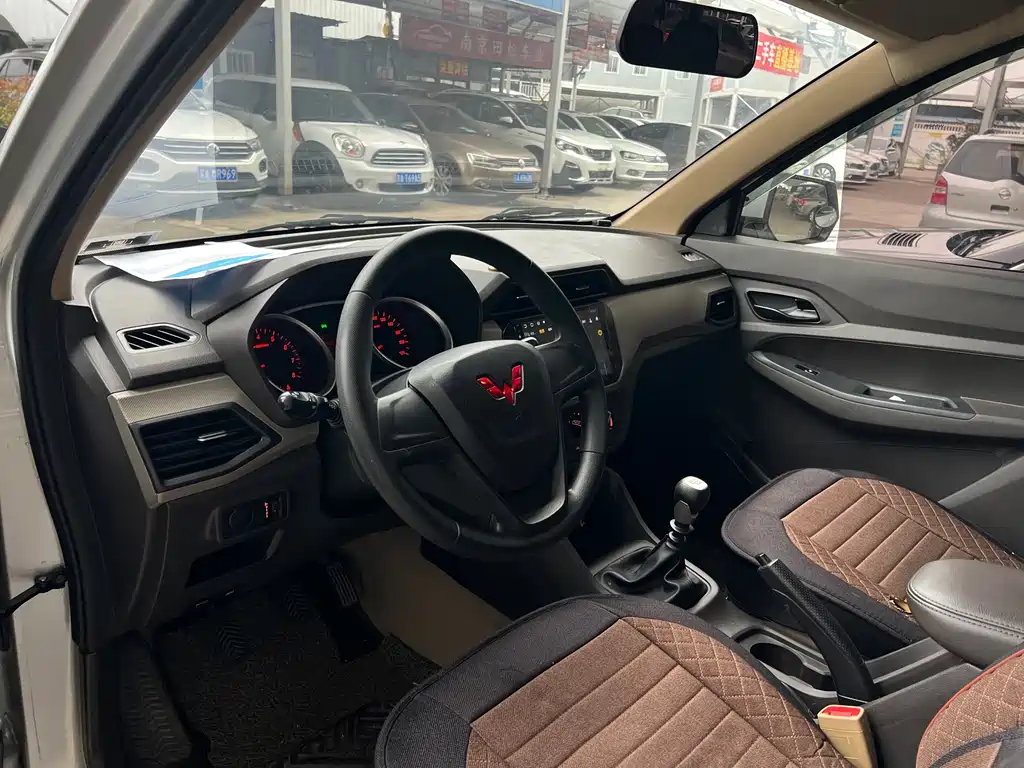 Wuling Hongguang 2021 facelift 1.5L S Comfort Hydraulic Assist LAR купить на сайте DeffCars