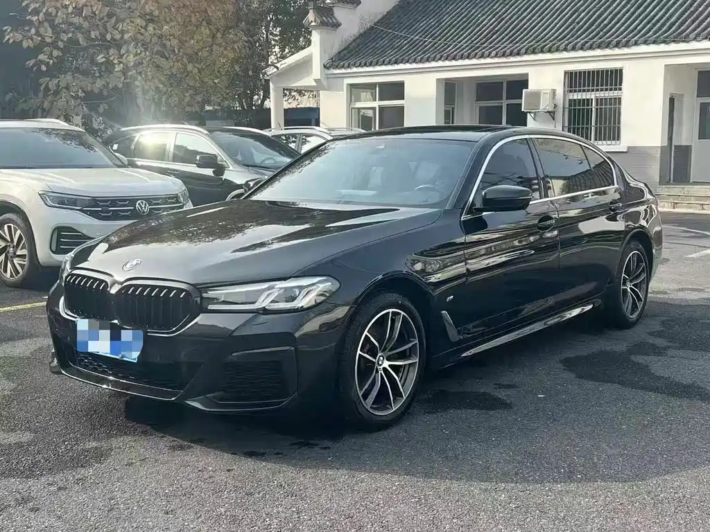 BMW 5 Series 2022 525Li M Sports Package купить на сайте DeffCars