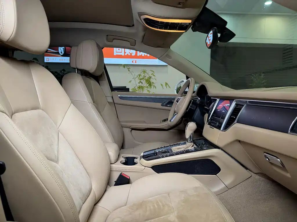 Macan 2017 Macan 2.0T купить на сайте DeffCars